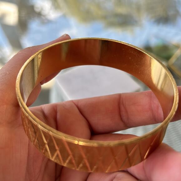 Vintage Monet Wide Bangle Bracelet Gold tone Cross cut face #433 - Picture 5 of 7